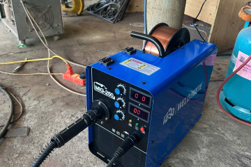 Máy hàn MIG 250A WELDHOME – Giải pháp hàn hiện đại cho xưởng cơ khí